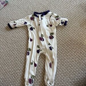 Kyte BABY Fig Print Kids Footie in White and Purple